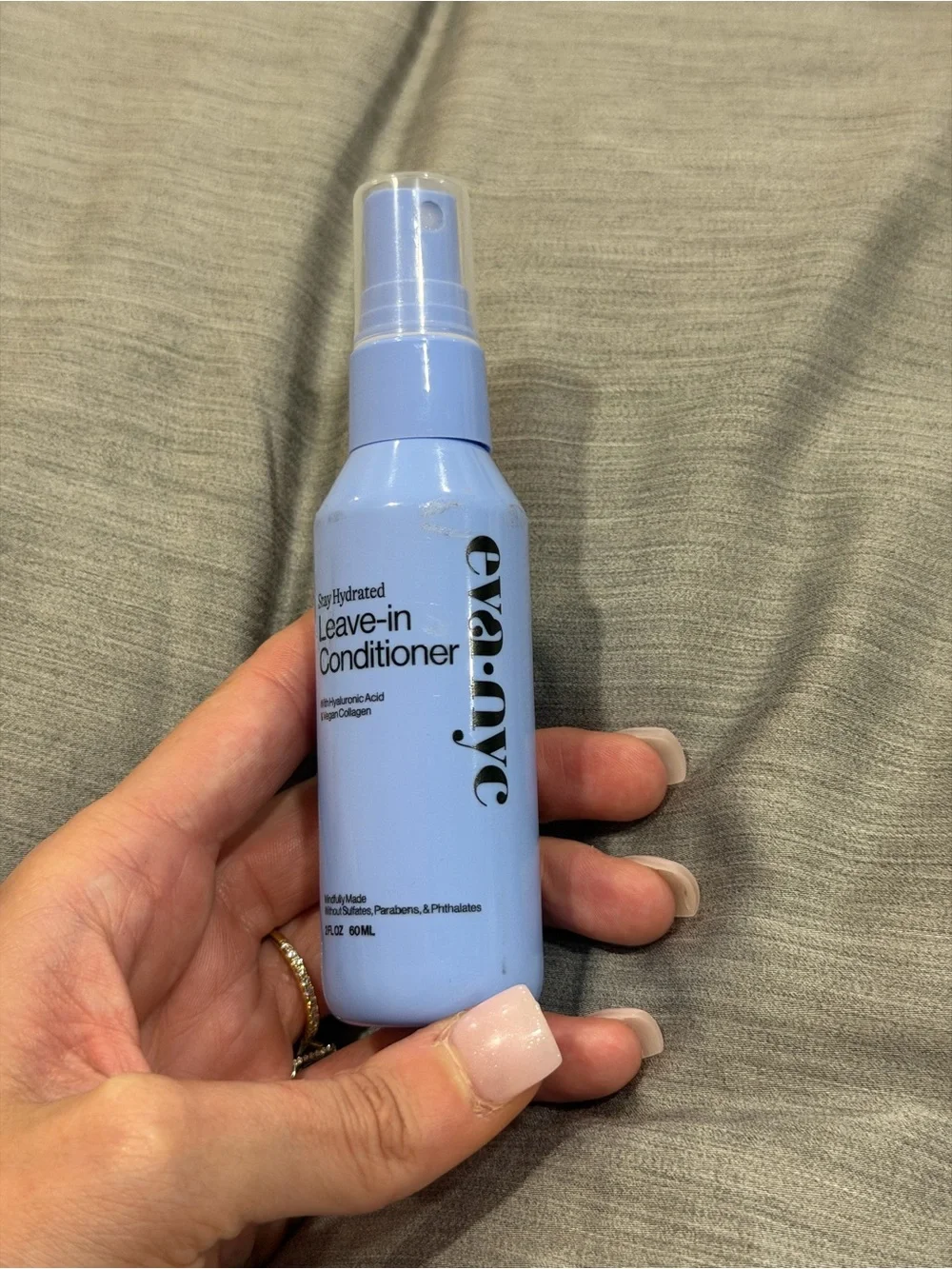 Hydrated Leave-In Conditioner Spray - Light Blue